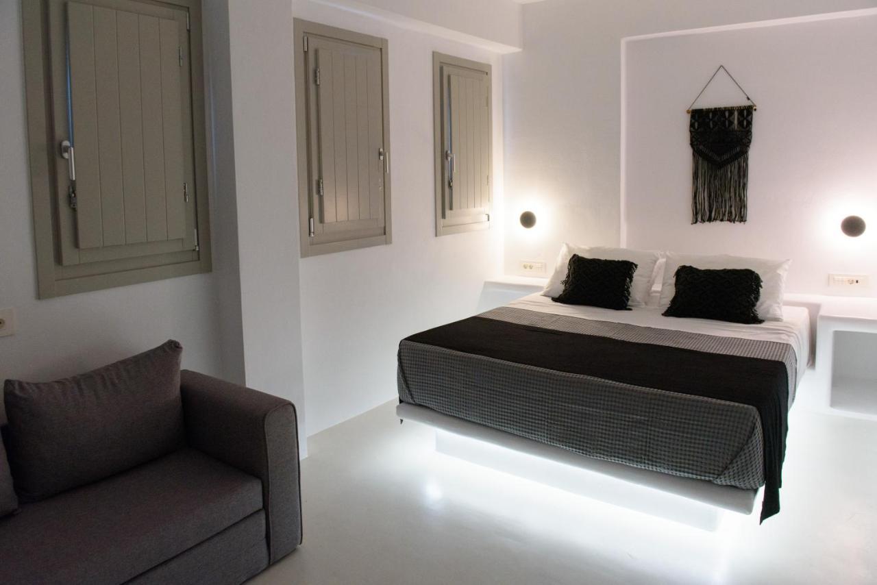 Black Shade Apartment *