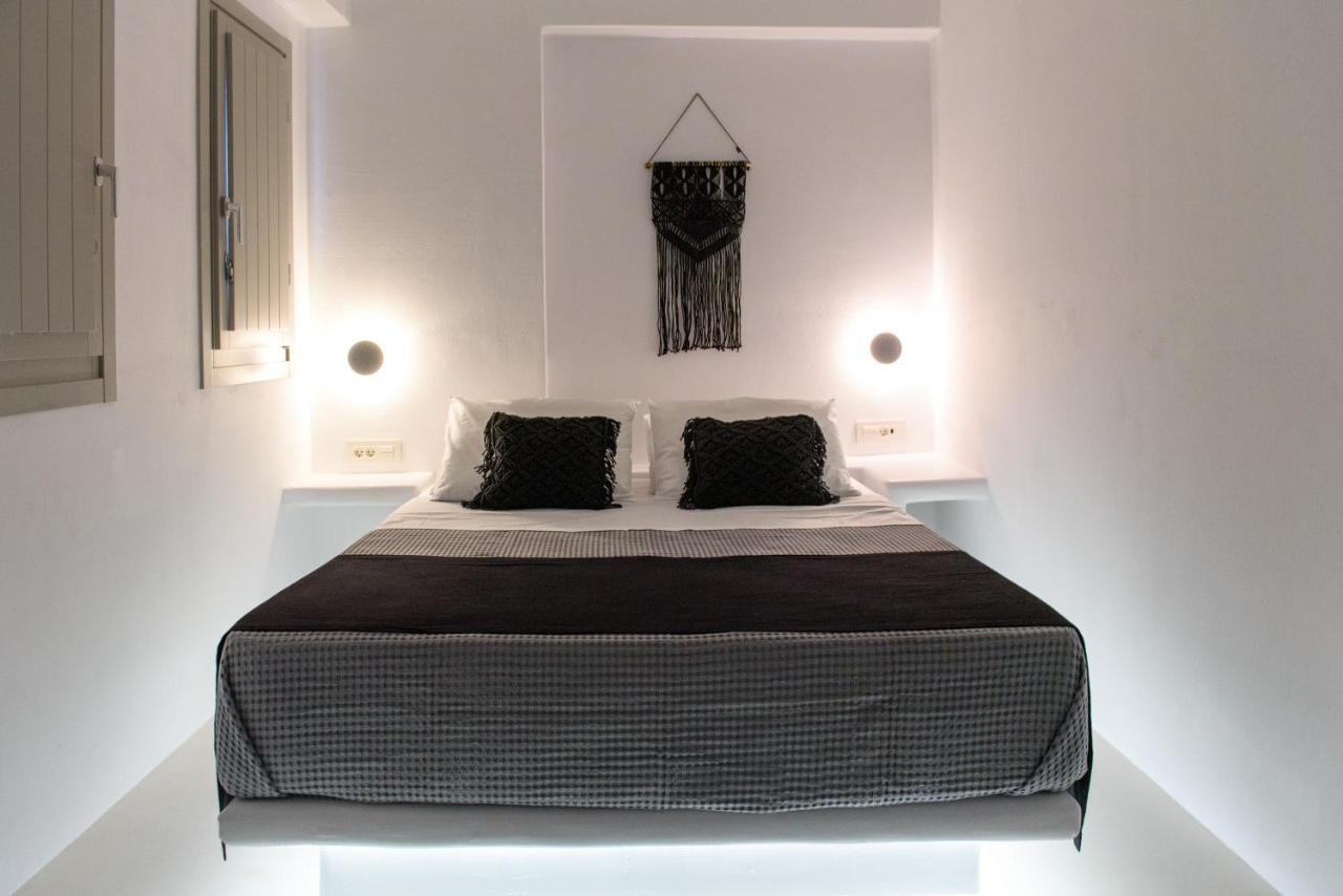 Black Shade Apartment