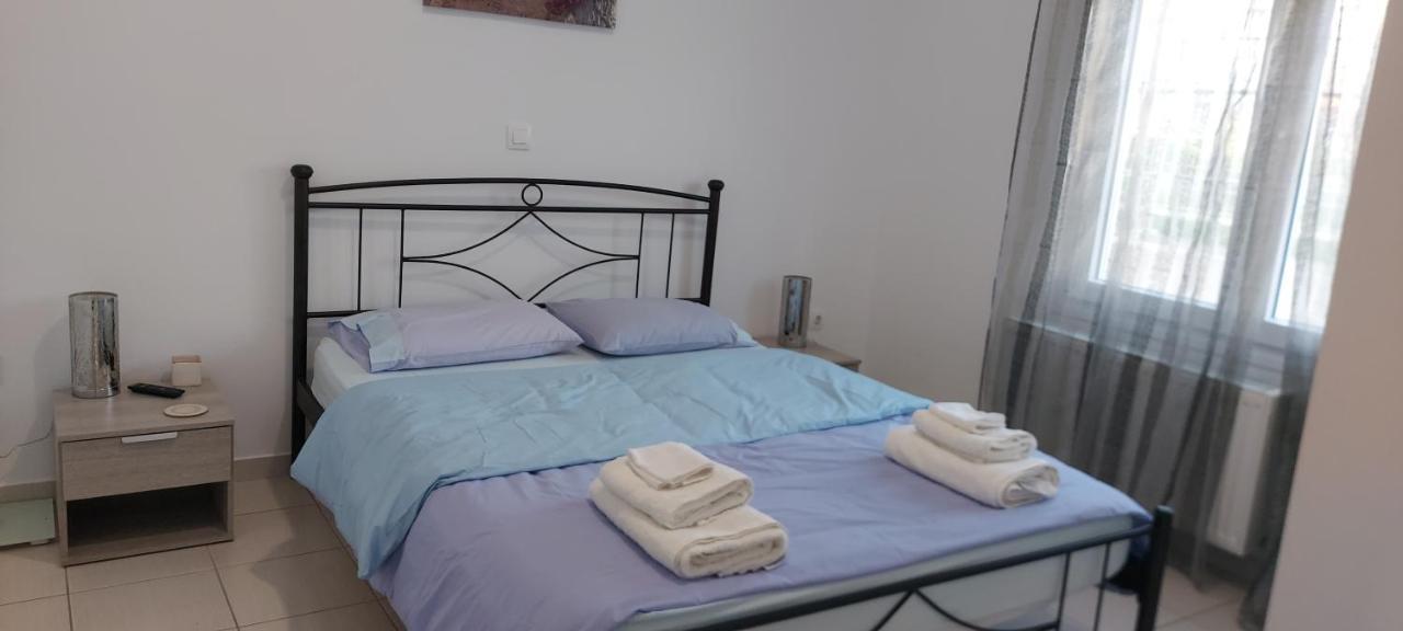 Sun-n-waves Holidaymakers Rafina (Attica)