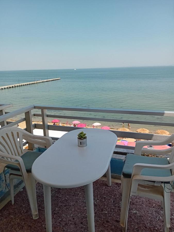 Romance View The Sea *