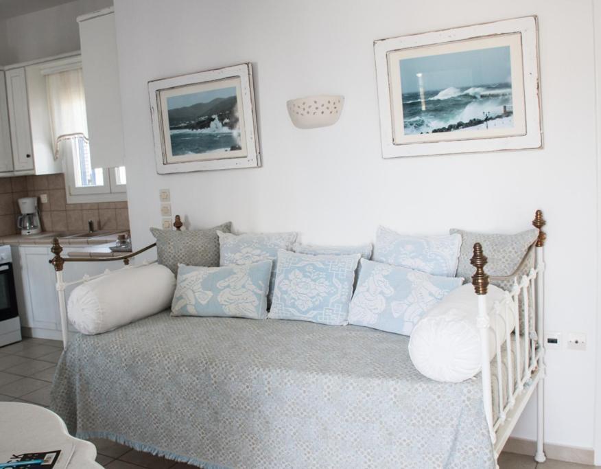 Exilze House Beachfront * Kionia