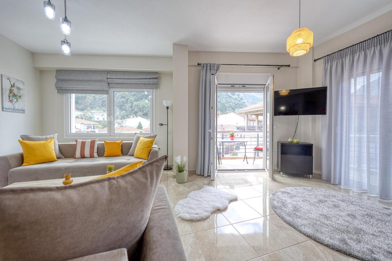 Apartment V&v In Vol. 2 Pyli