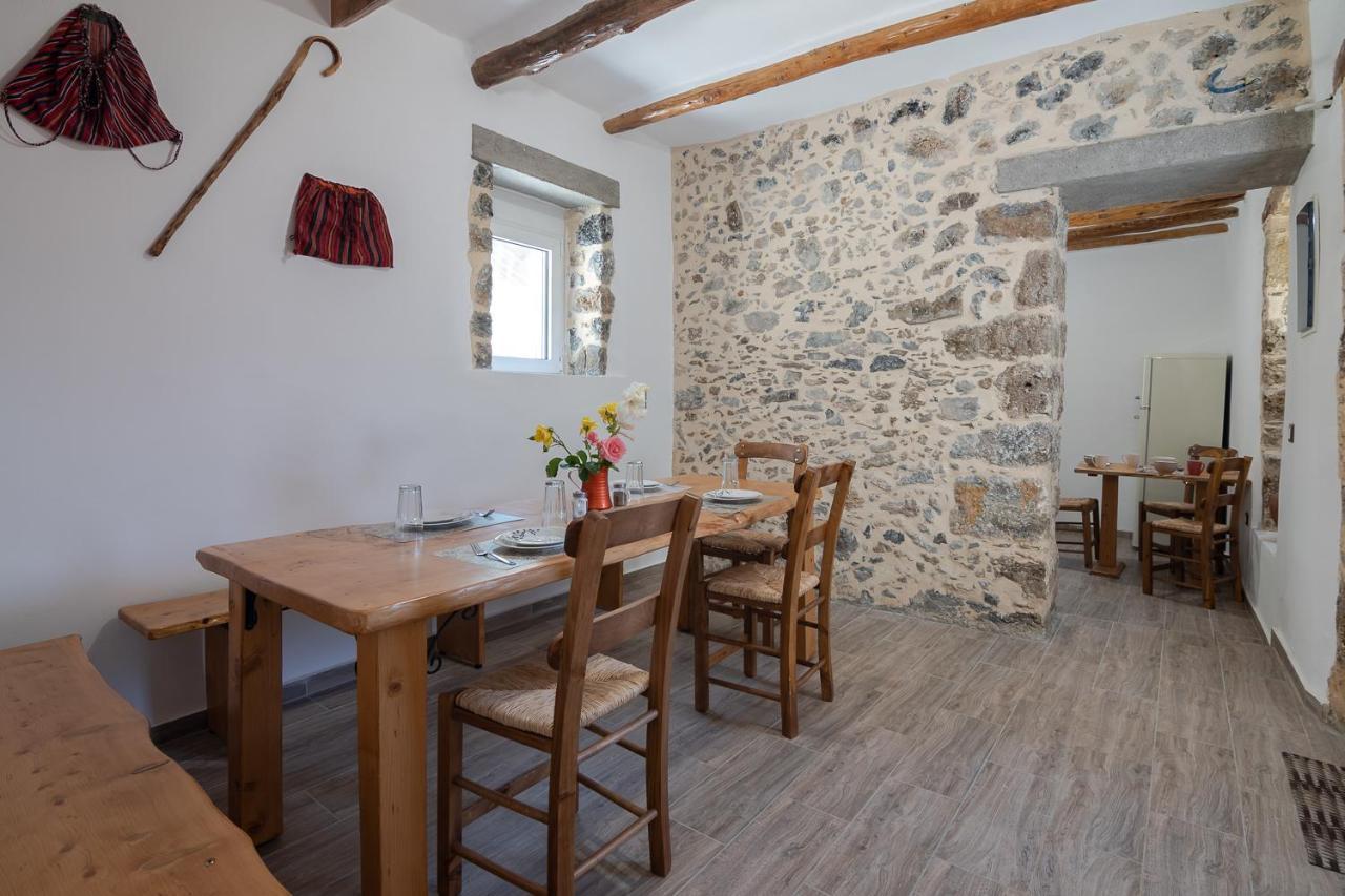 Holiday home Stone Serenity,2br In With Dreamy Sea Views
