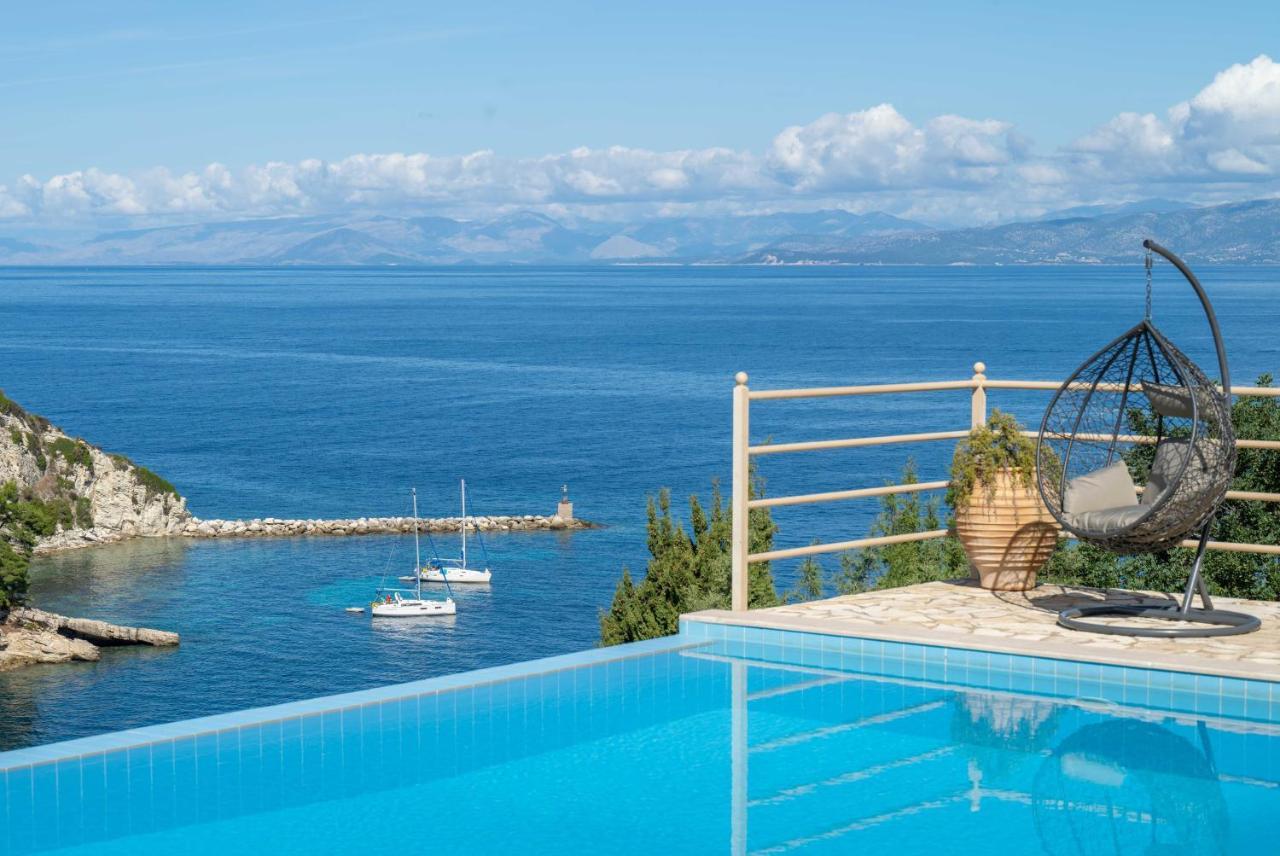 Pangolas Paxos * Longos (Paxos)