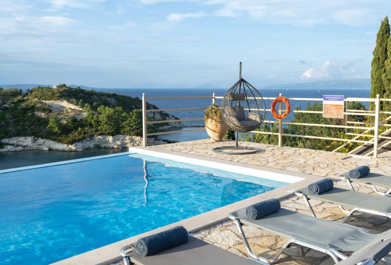 Pangolas Paxos * Longos (Paxos)