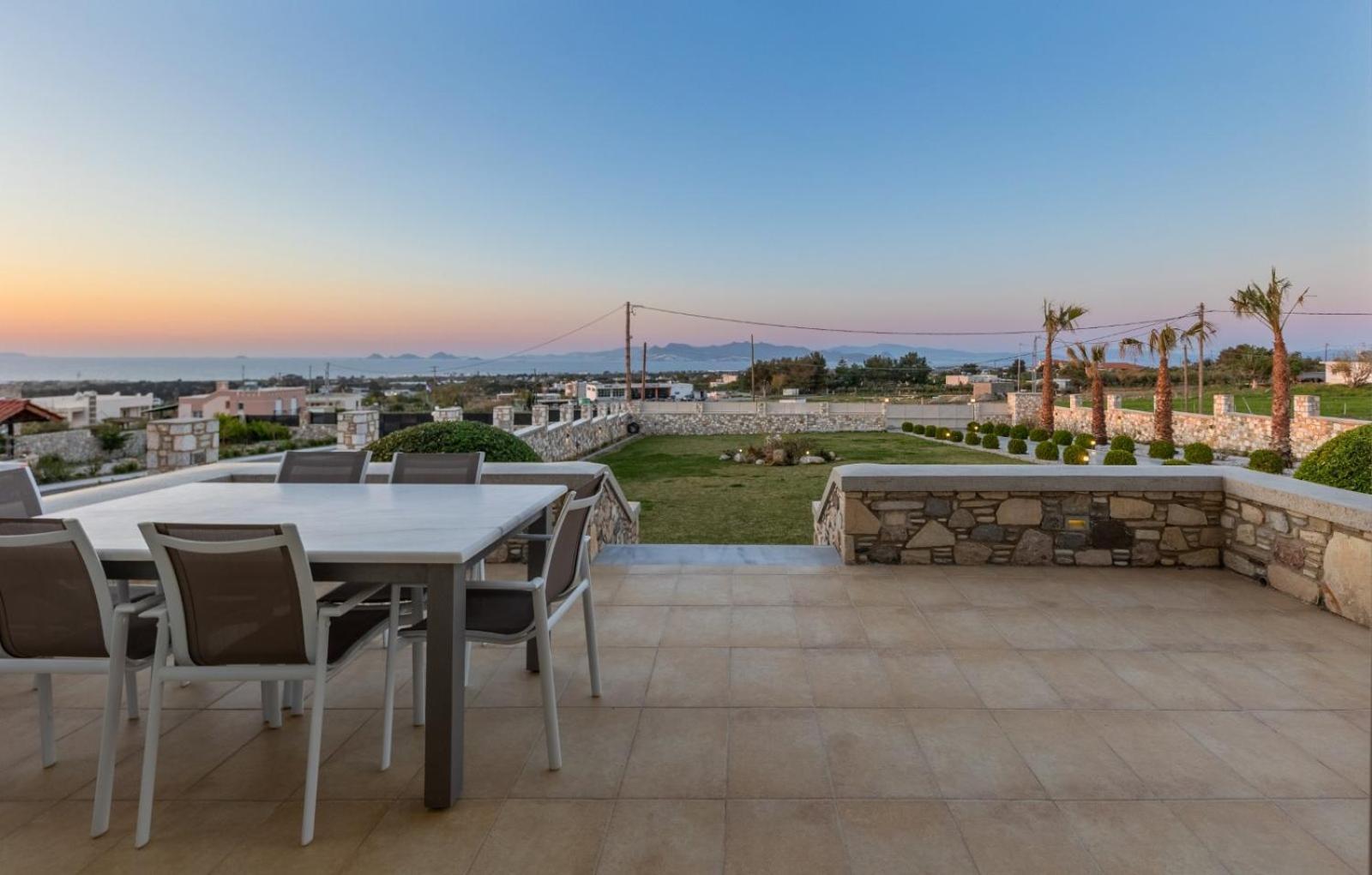 Alkis Dream With View