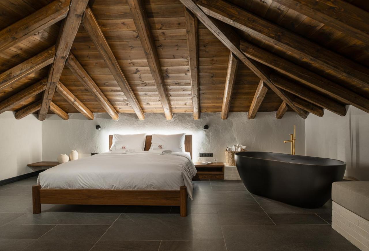 Unedo Seasons Boutique Hotel