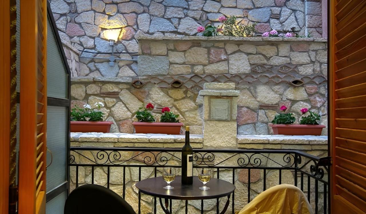 Pitho Hotel 3*