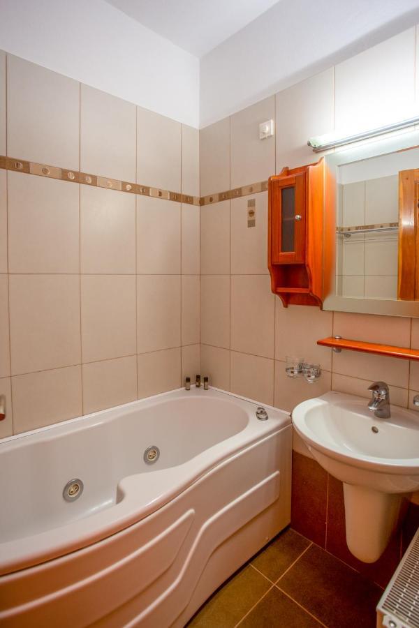 Hotel Adonis 2*