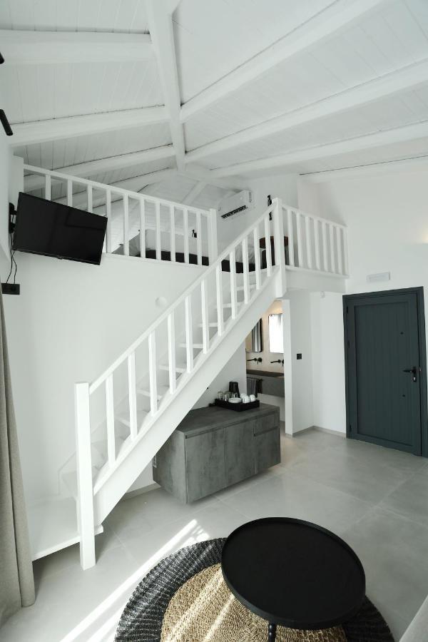 Yianna Hotel 2*