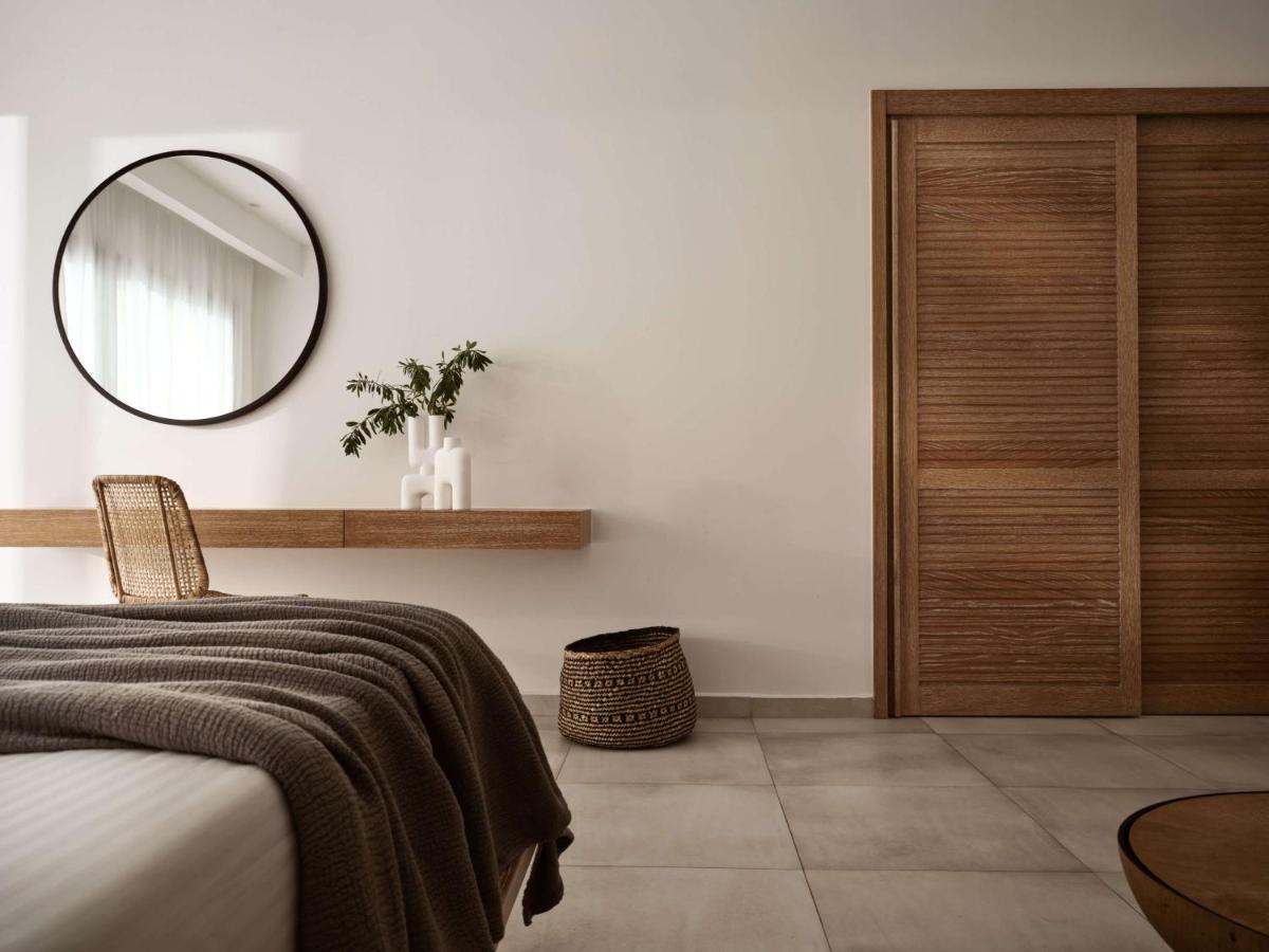 Palm & Hotel