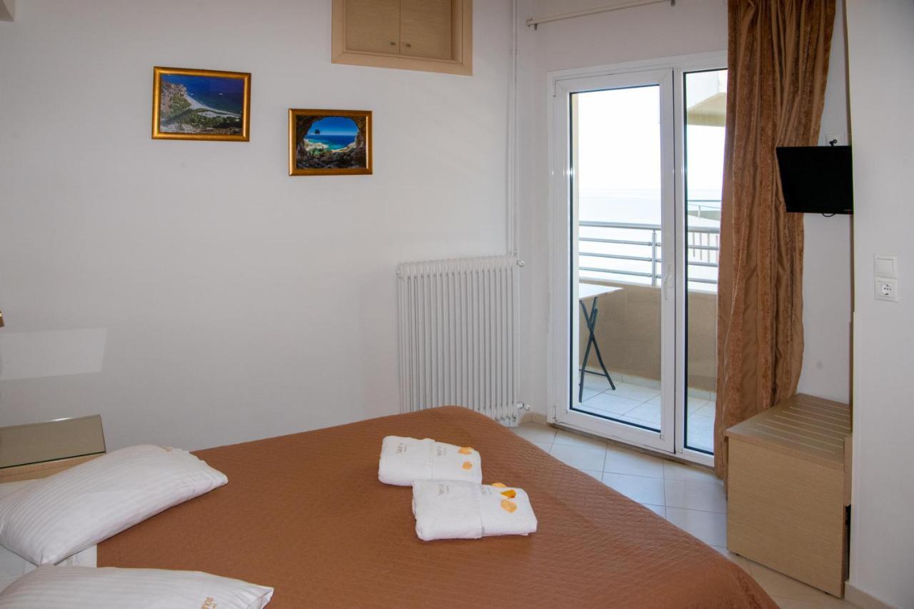 Kronos Hotel