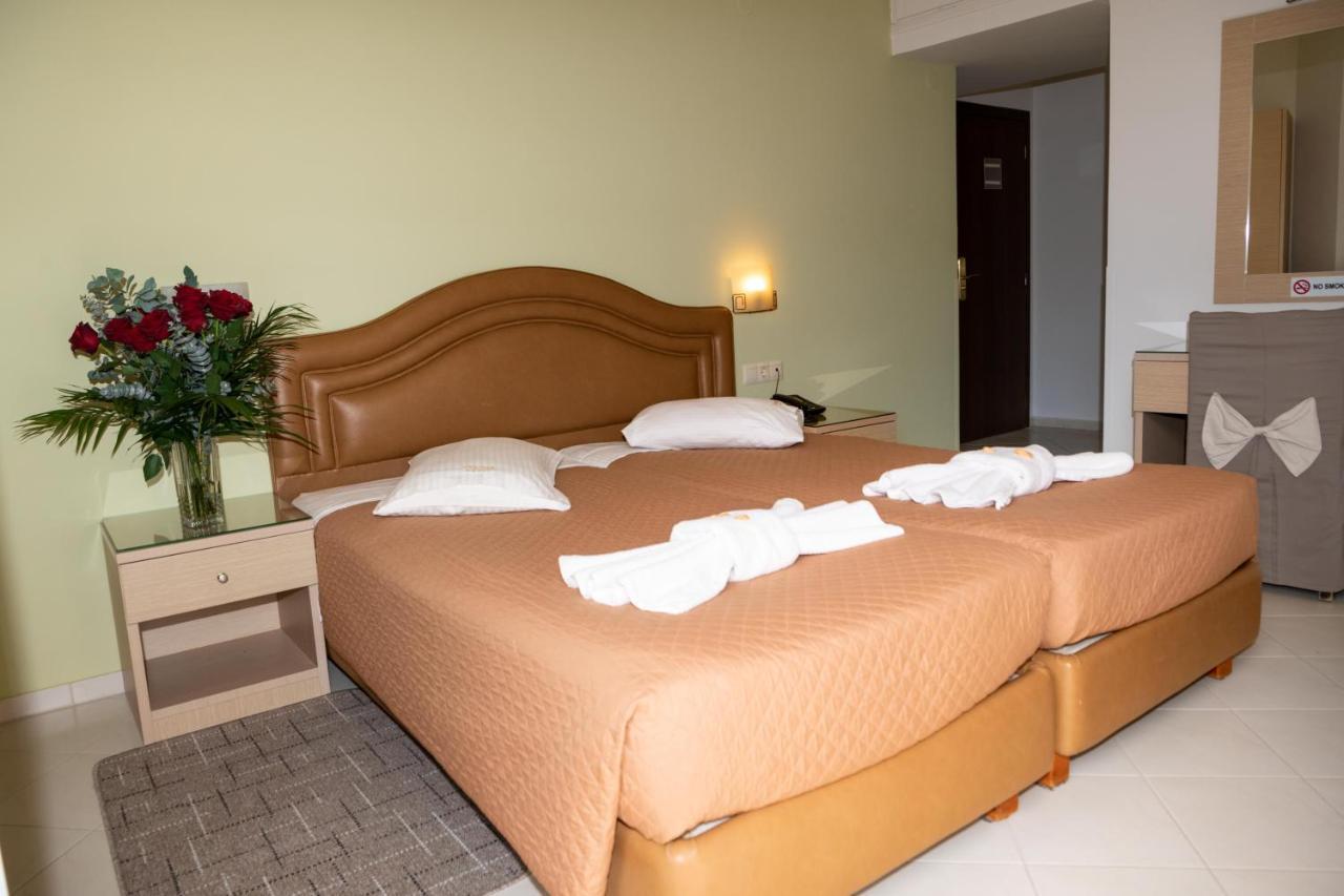 Kronos Hotel 2*