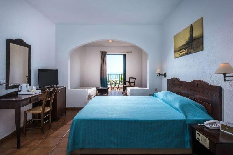 Village & Hotel 4*