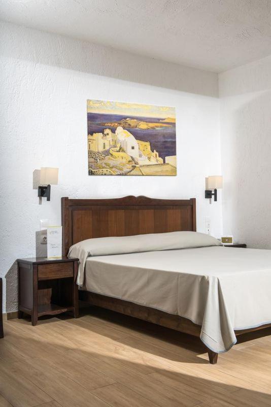 Village & 4* Hersonissos (Crete)