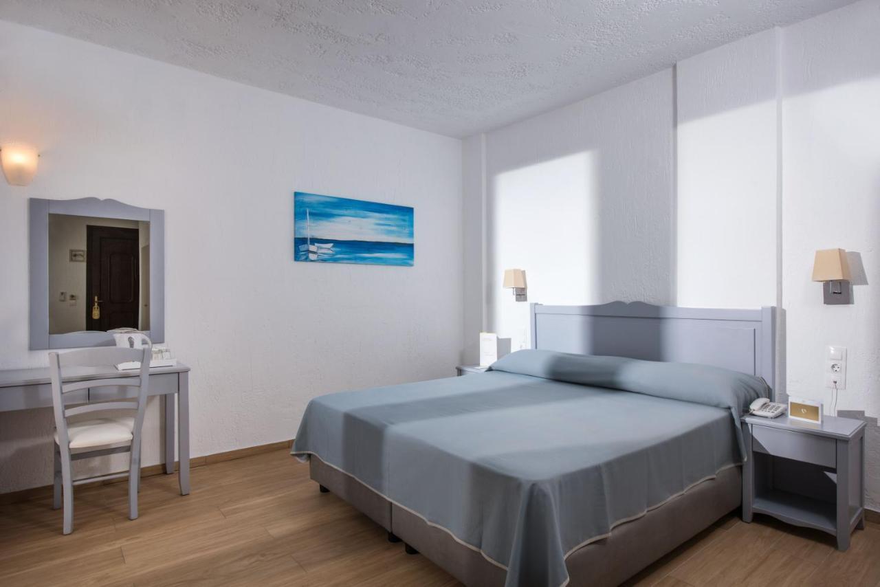 Hotel Village & 4*