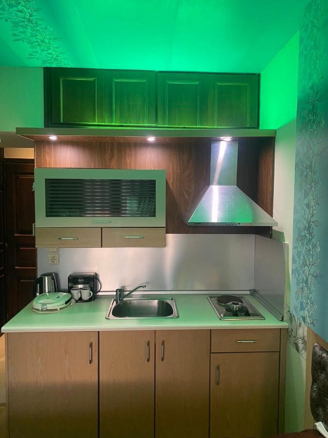 Apartment Captain's *
