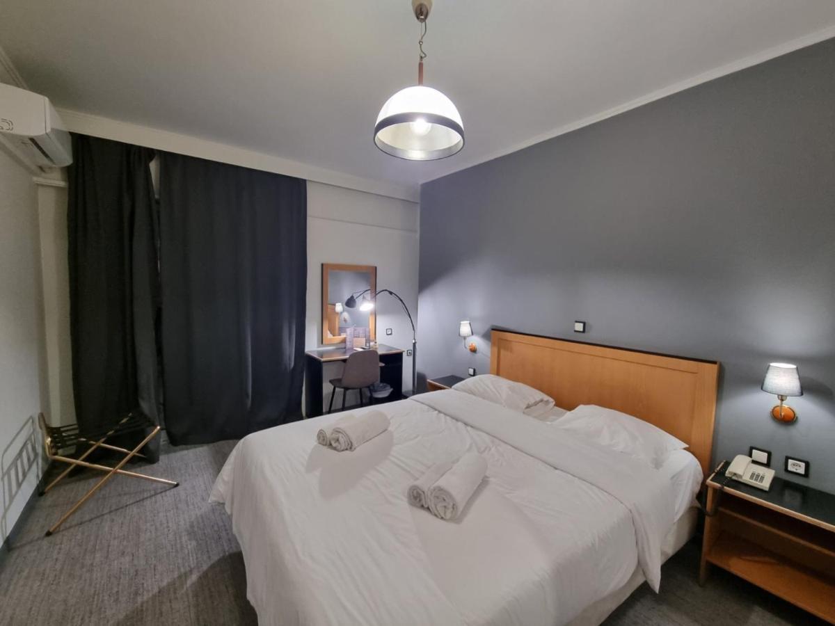 Savoy Hotel Piraeus