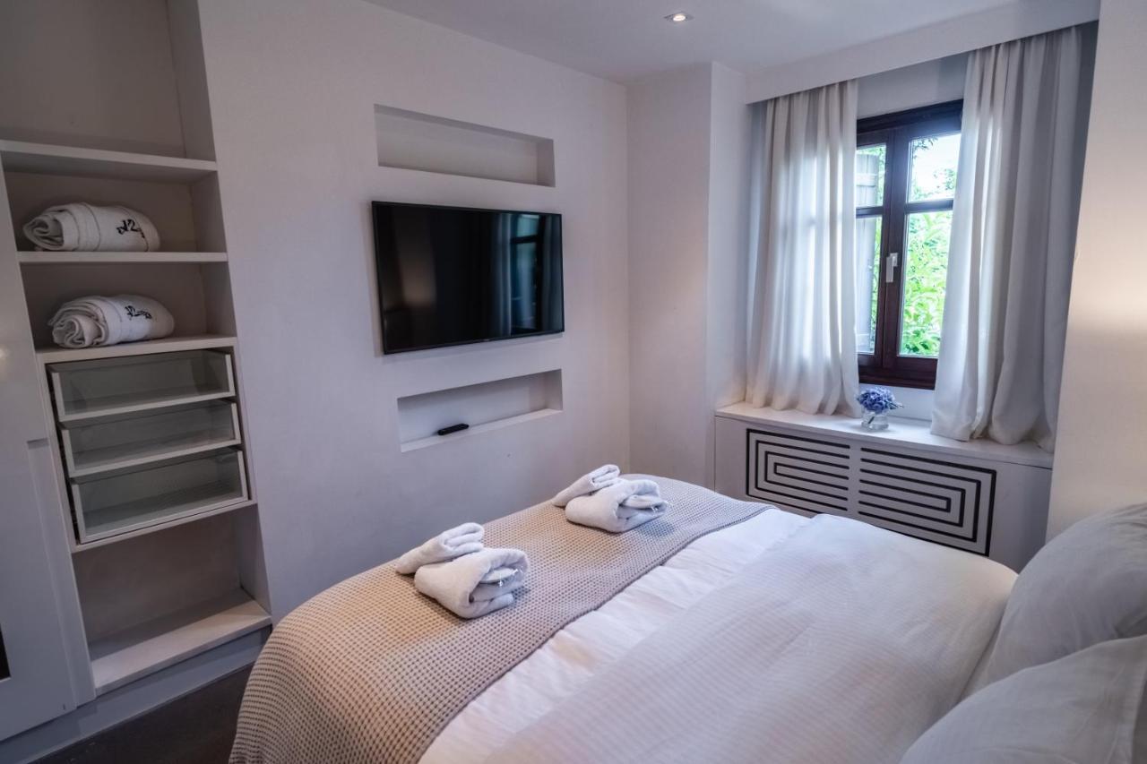 12 Months & Hotel 5*