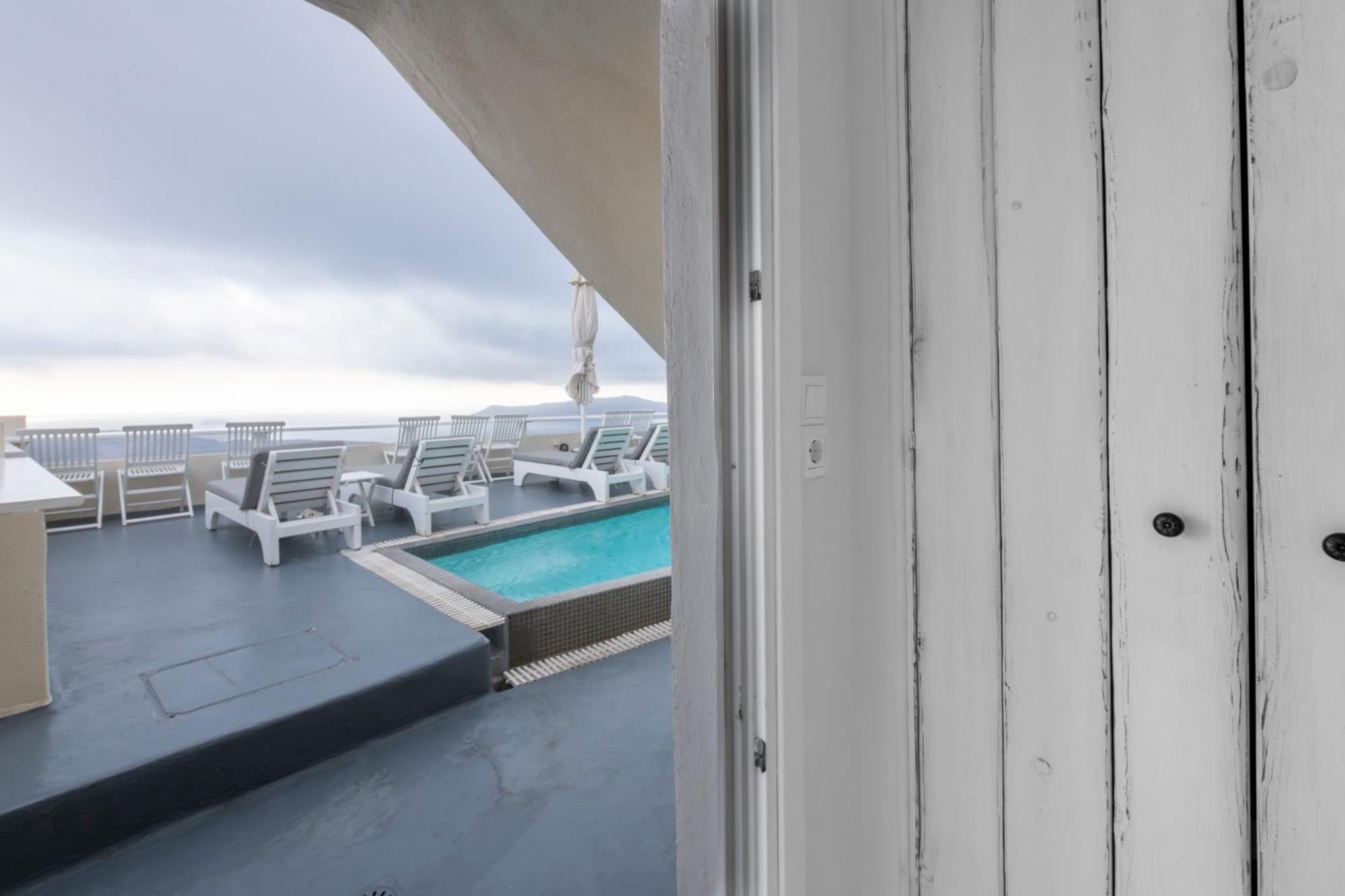 Ilias Aparthotel 3*