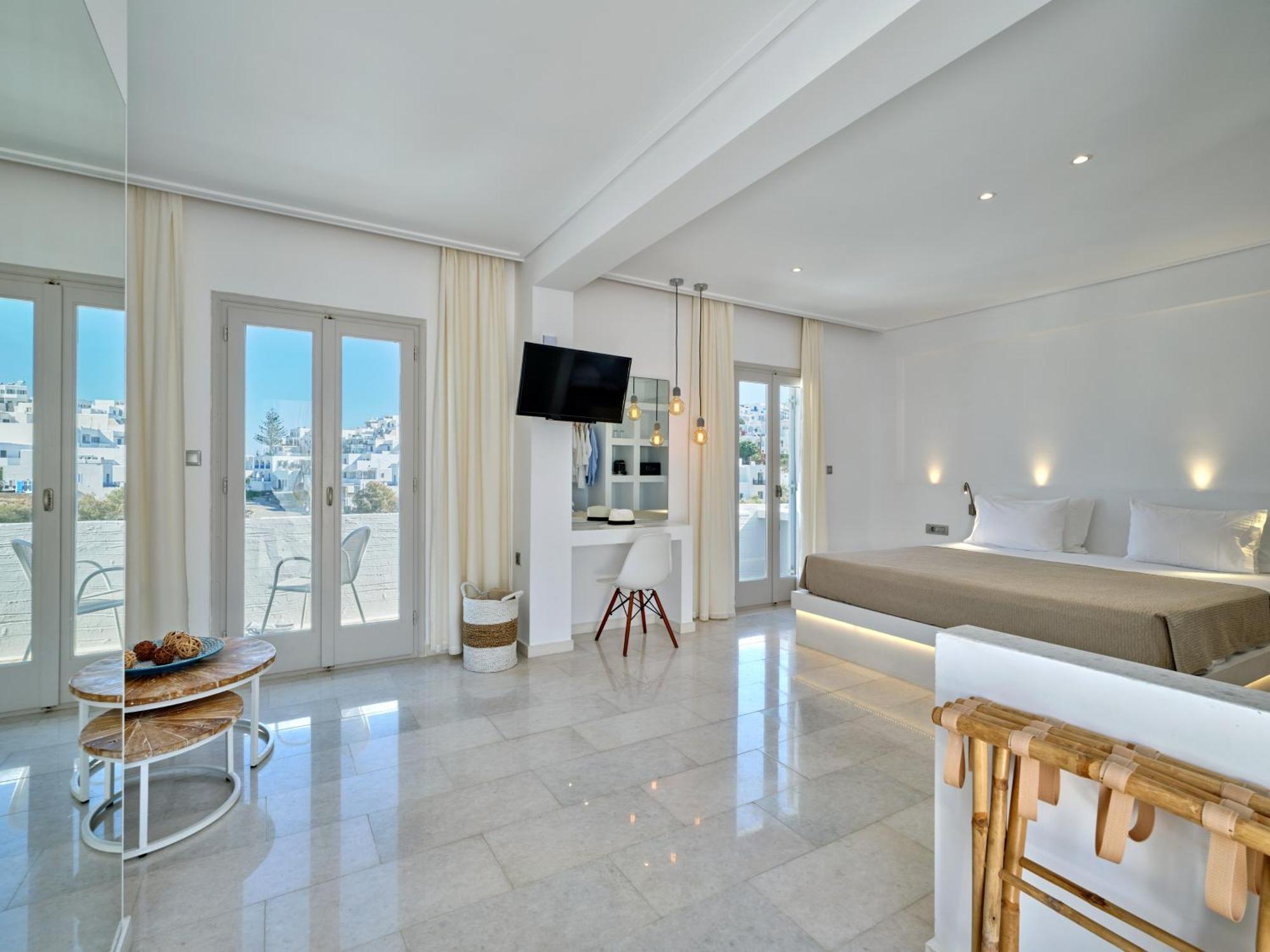 Kanale's & Naousa (Paros)