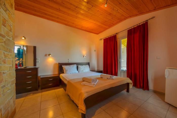 Hotel Ellas 3*