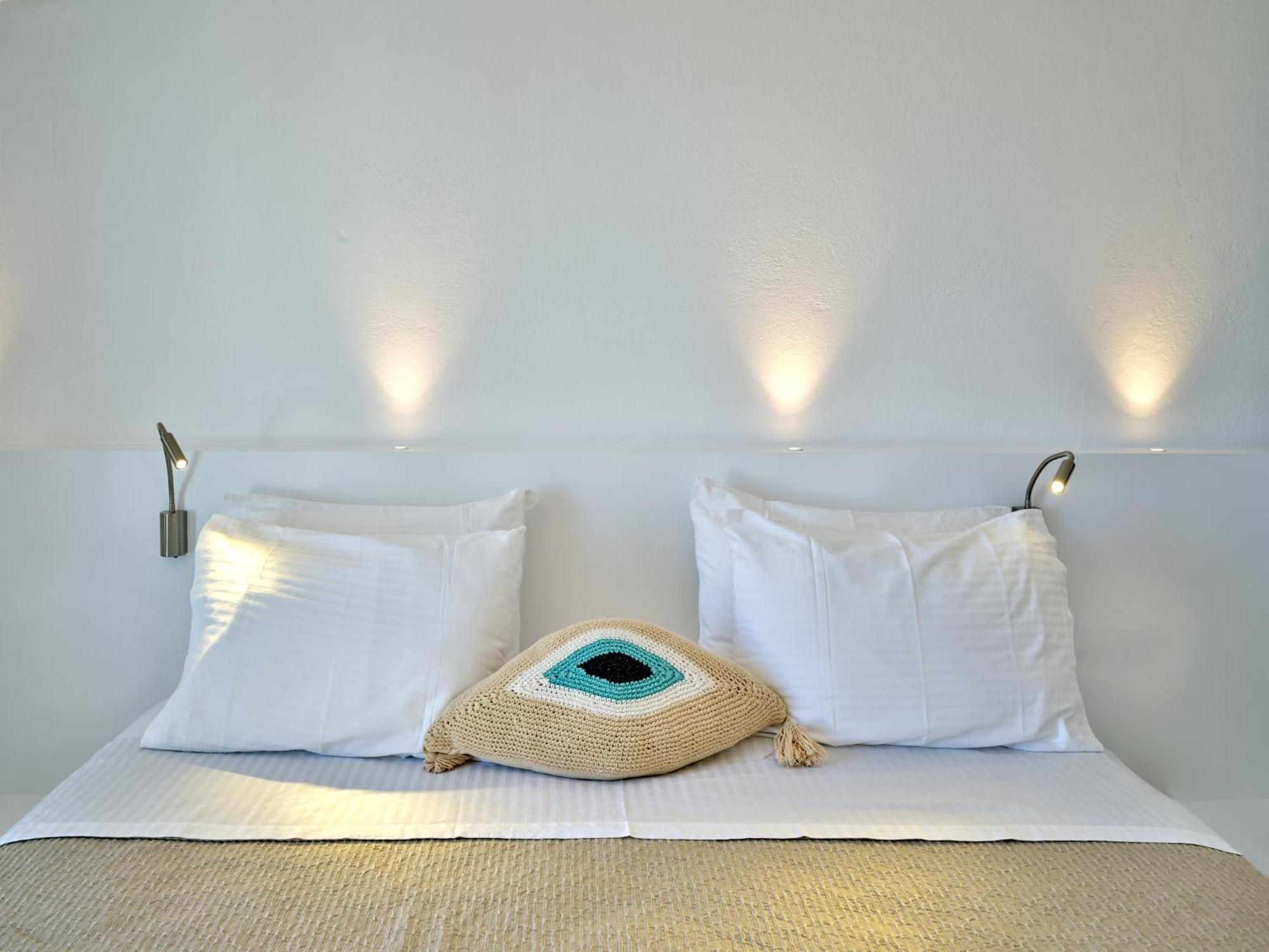 Kanale's & 4* Naousa (Paros)
