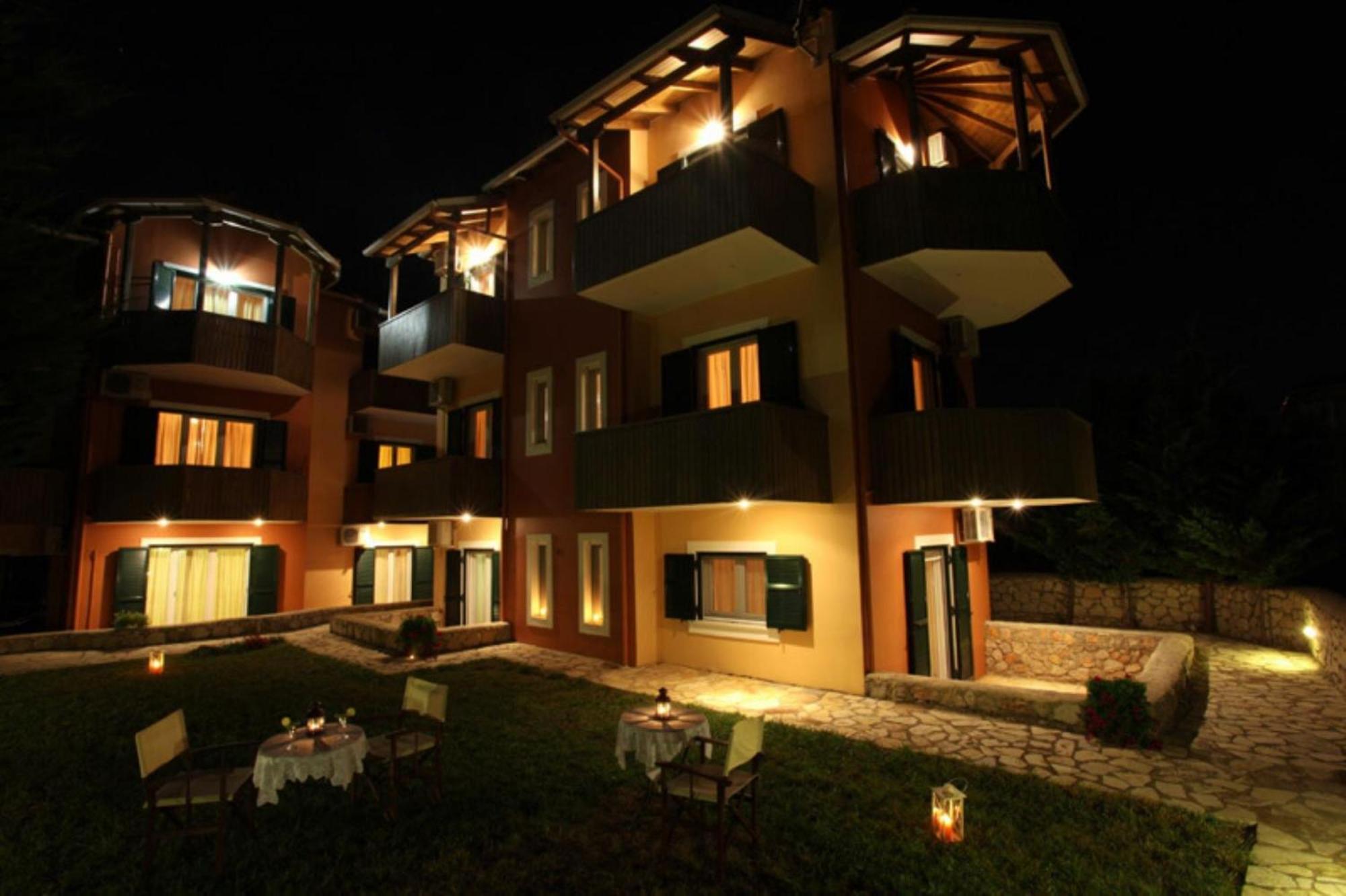 Porto Nirikos - Private Parking Apartment
