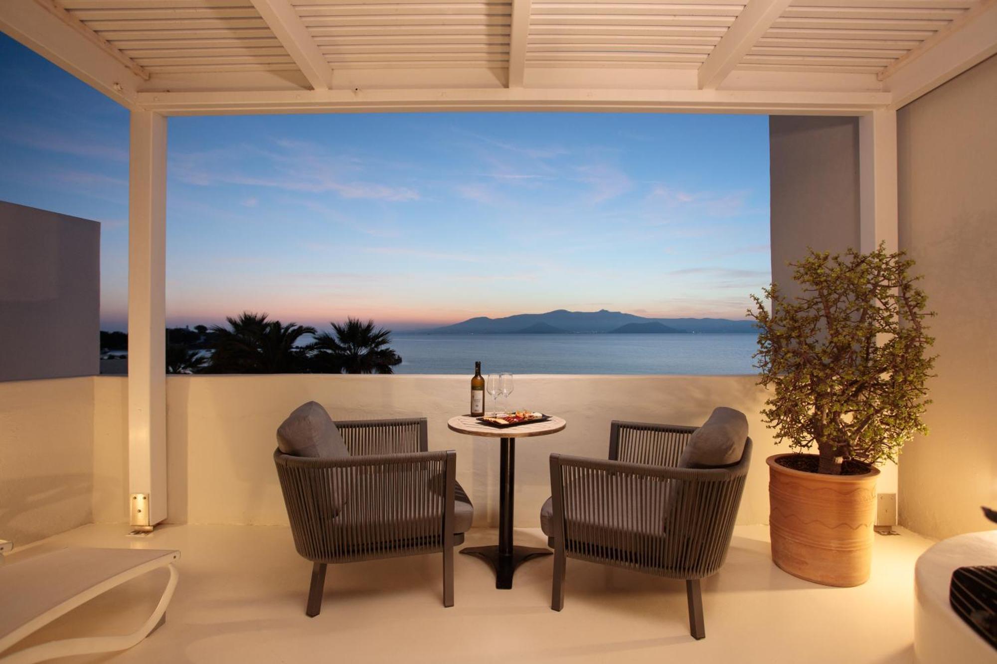 Iria Art Hotel 4*