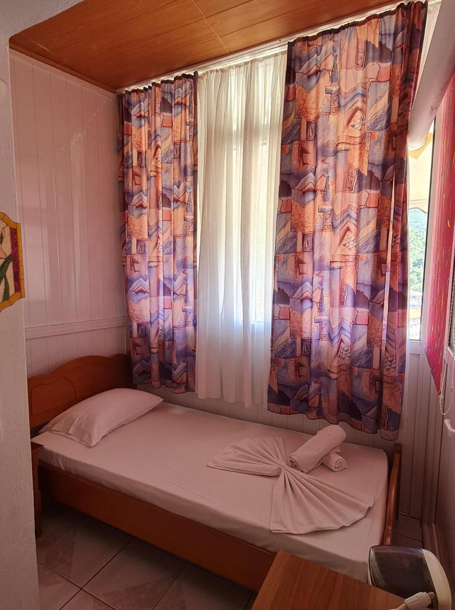 Avdikos House *