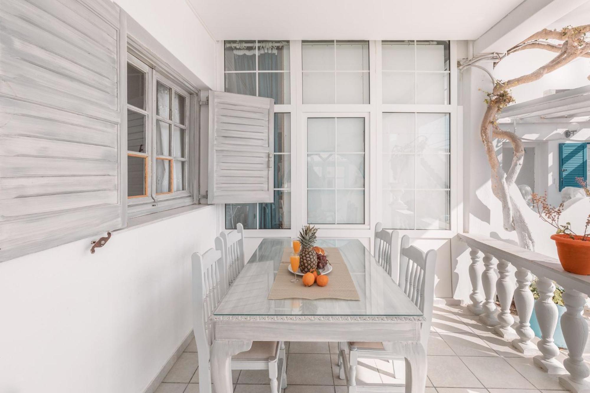 Dibellee Mykonos Studios 3* Glastros (Mykonos)