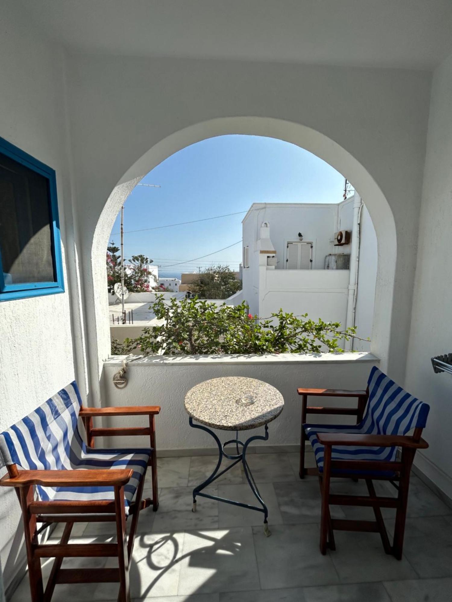 George Guest house Karterados (Santorini)
