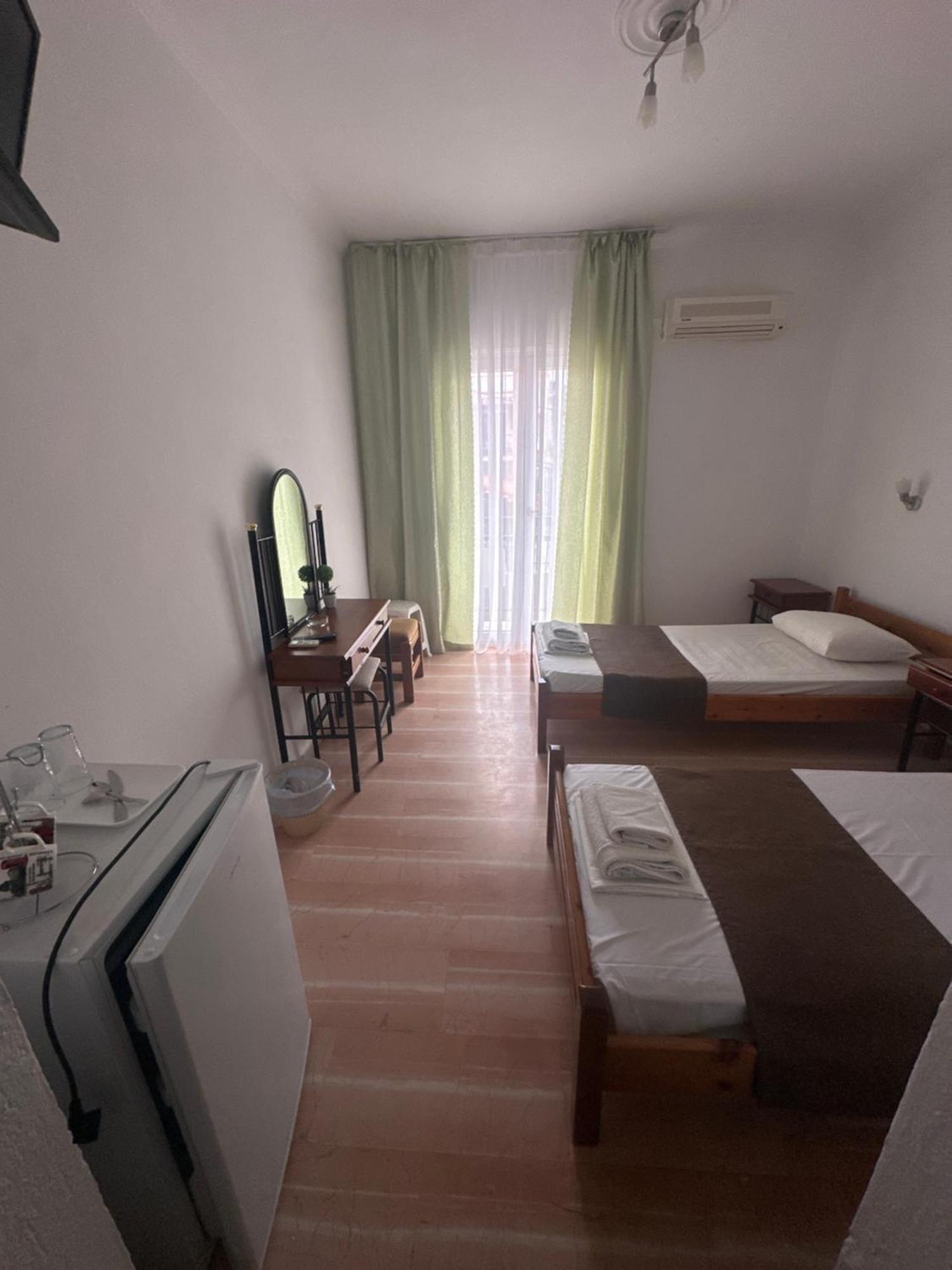Pansion Angela 2* Skiathos Town