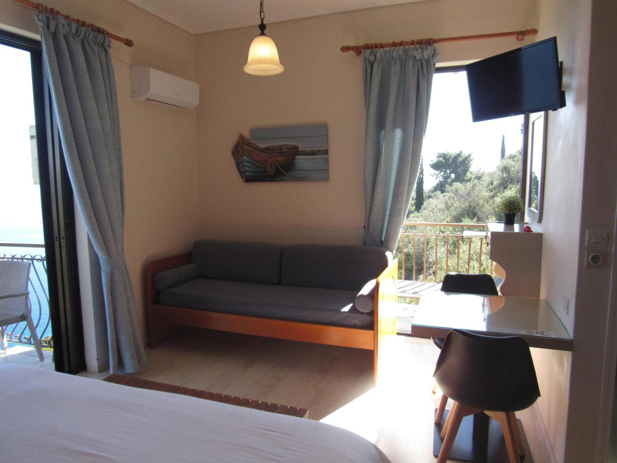 Kallisto Aparthotel 2*