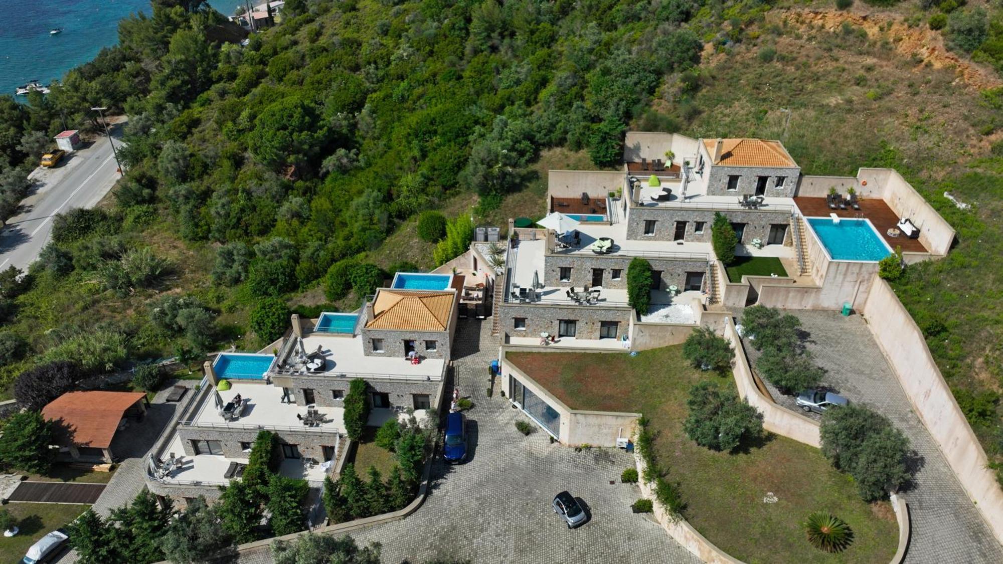 Golden King Villa *