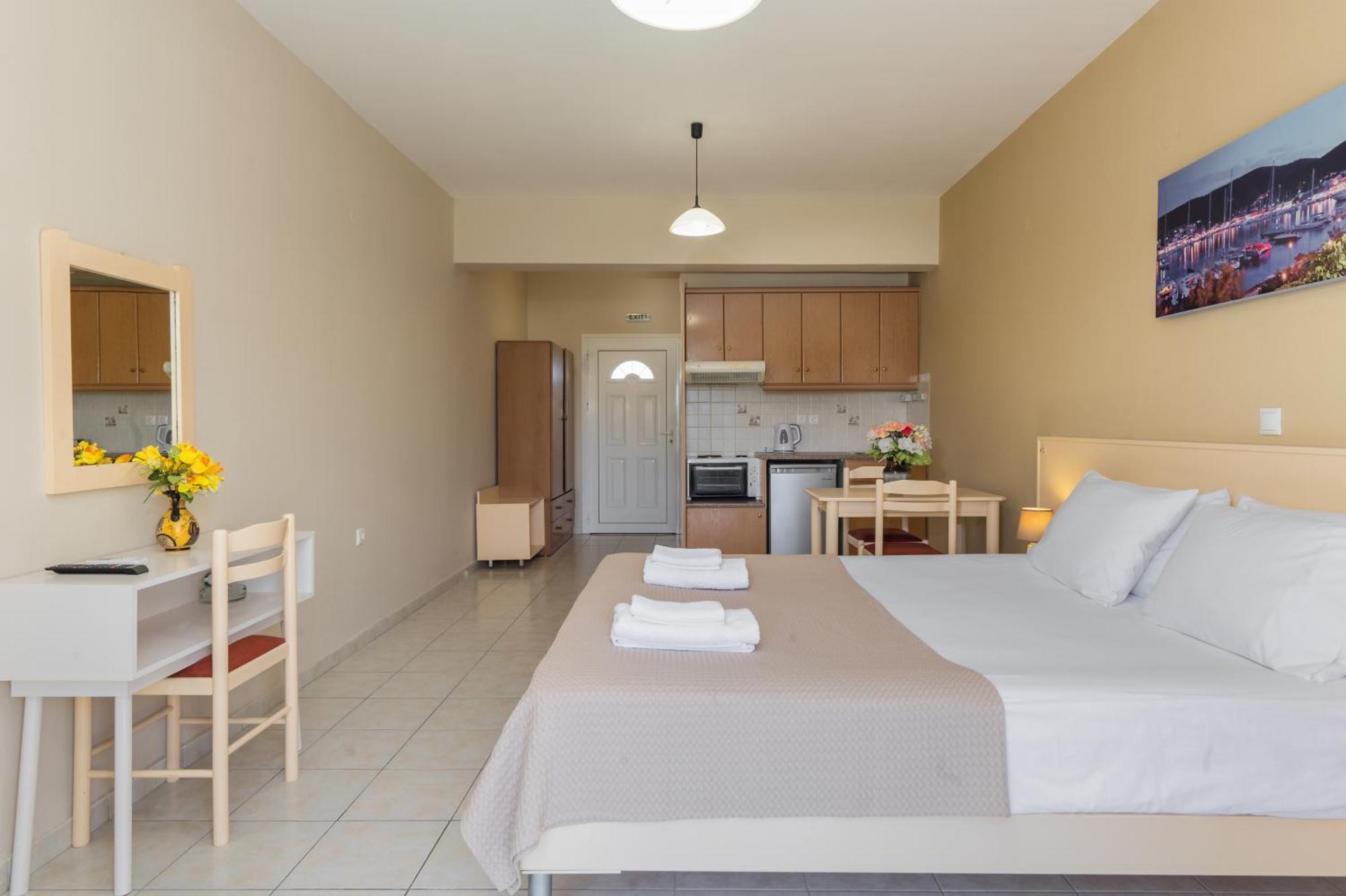 Dallas Aparthotel Svoronata