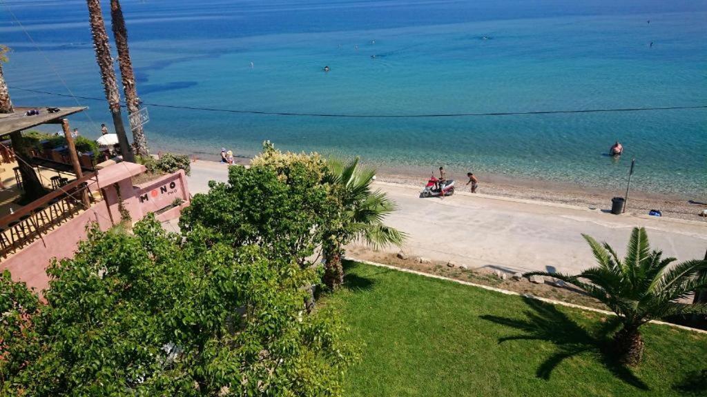 Xanthi's Sea Front Apartment Flambouras