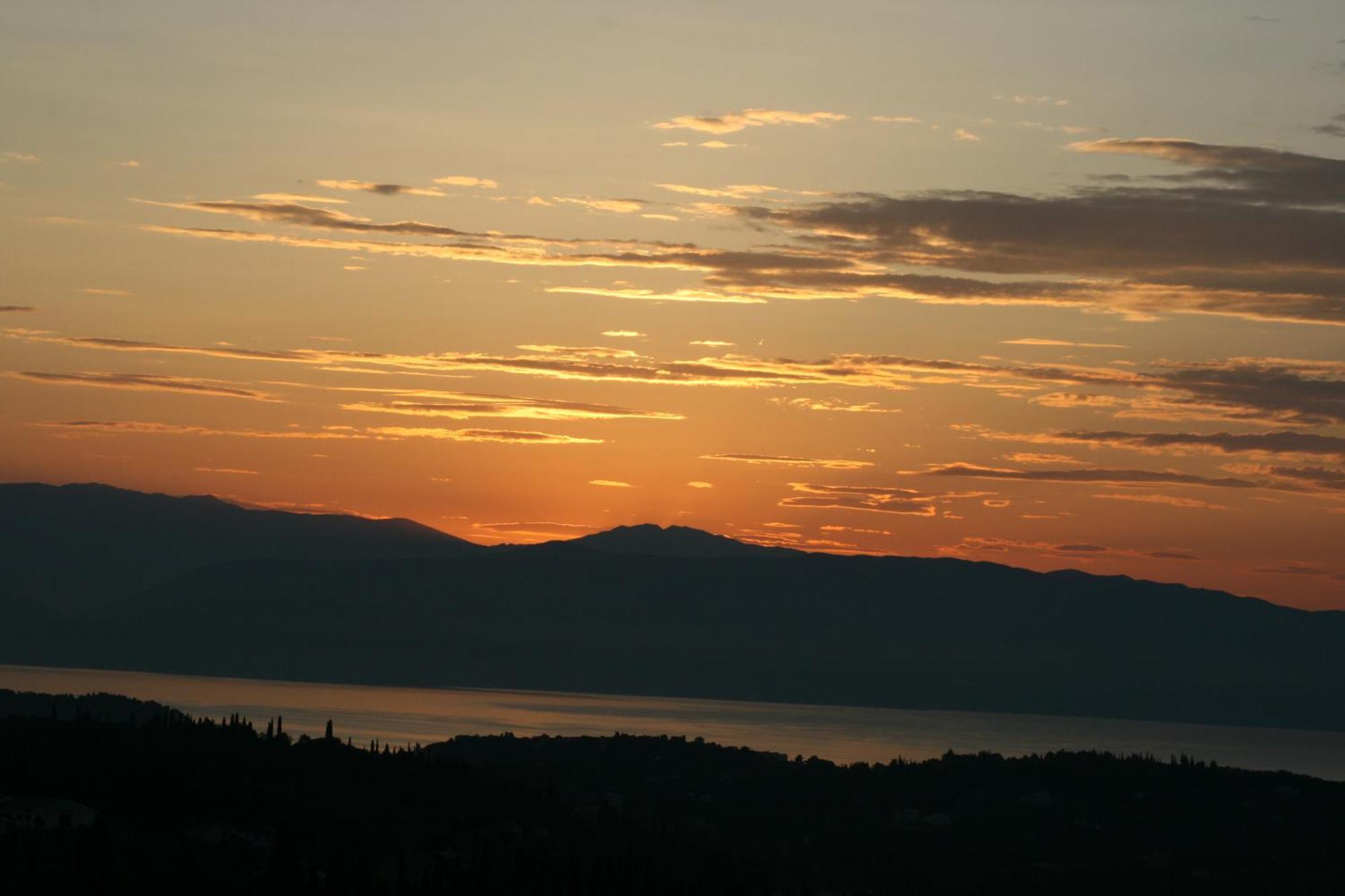 Corfu Luxury Apartment, Tranquility, Mountain & Sea Views Apartment