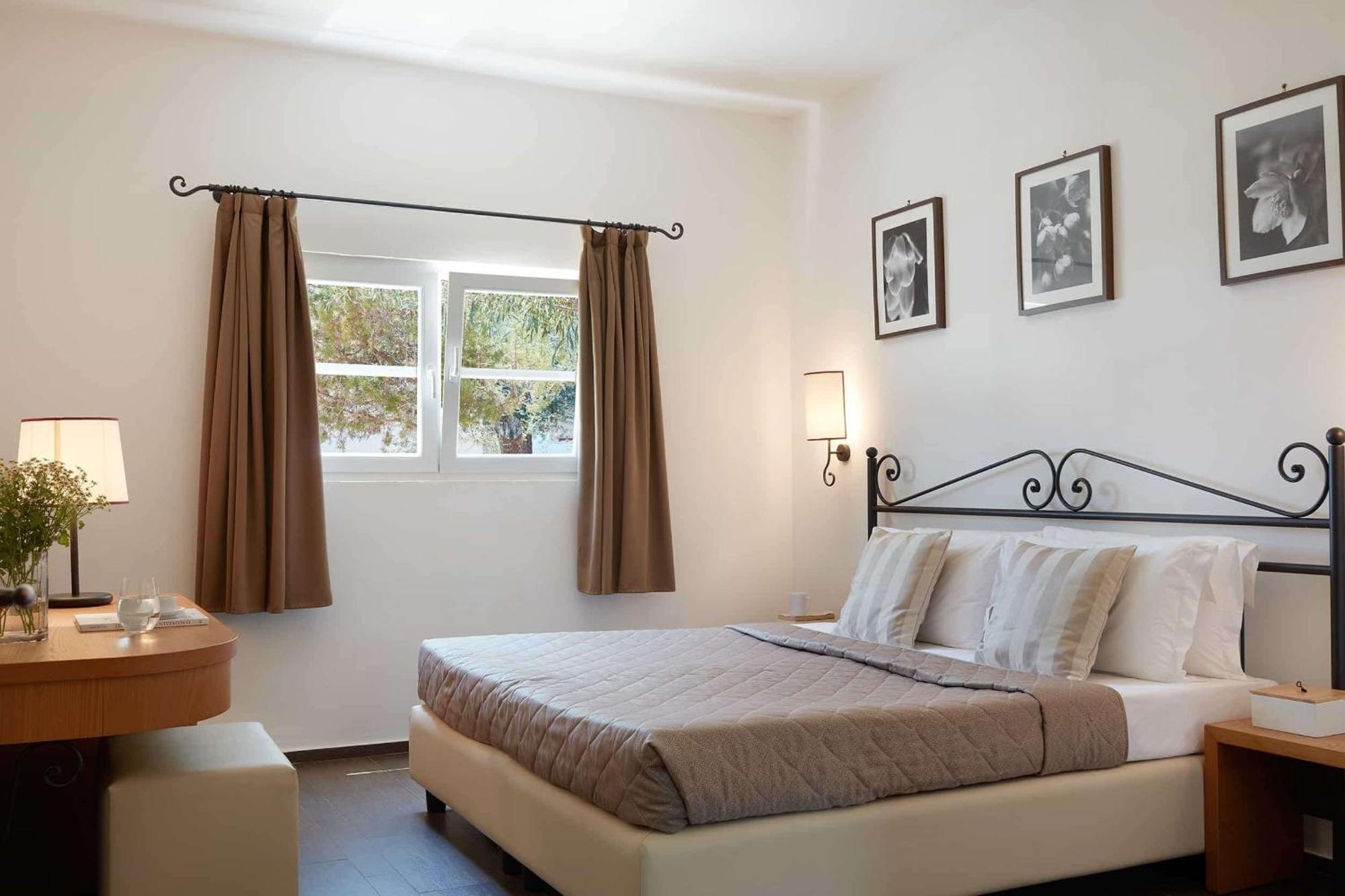 Hydra Resort