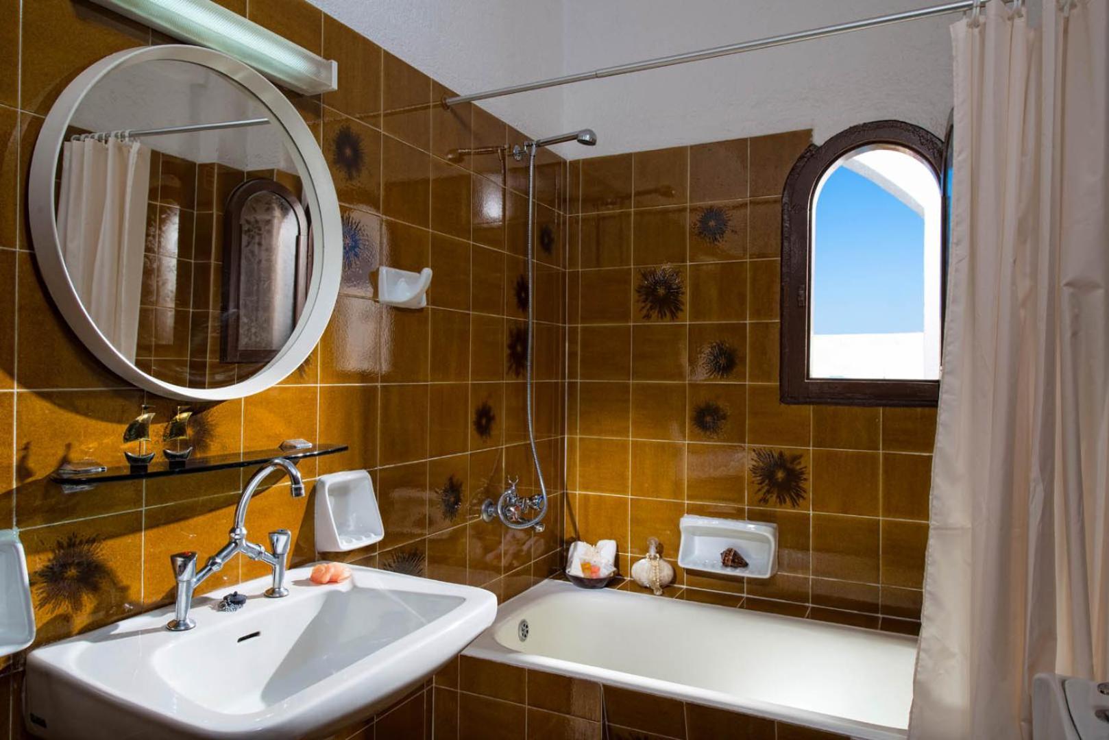 Hotel Holidays 3*