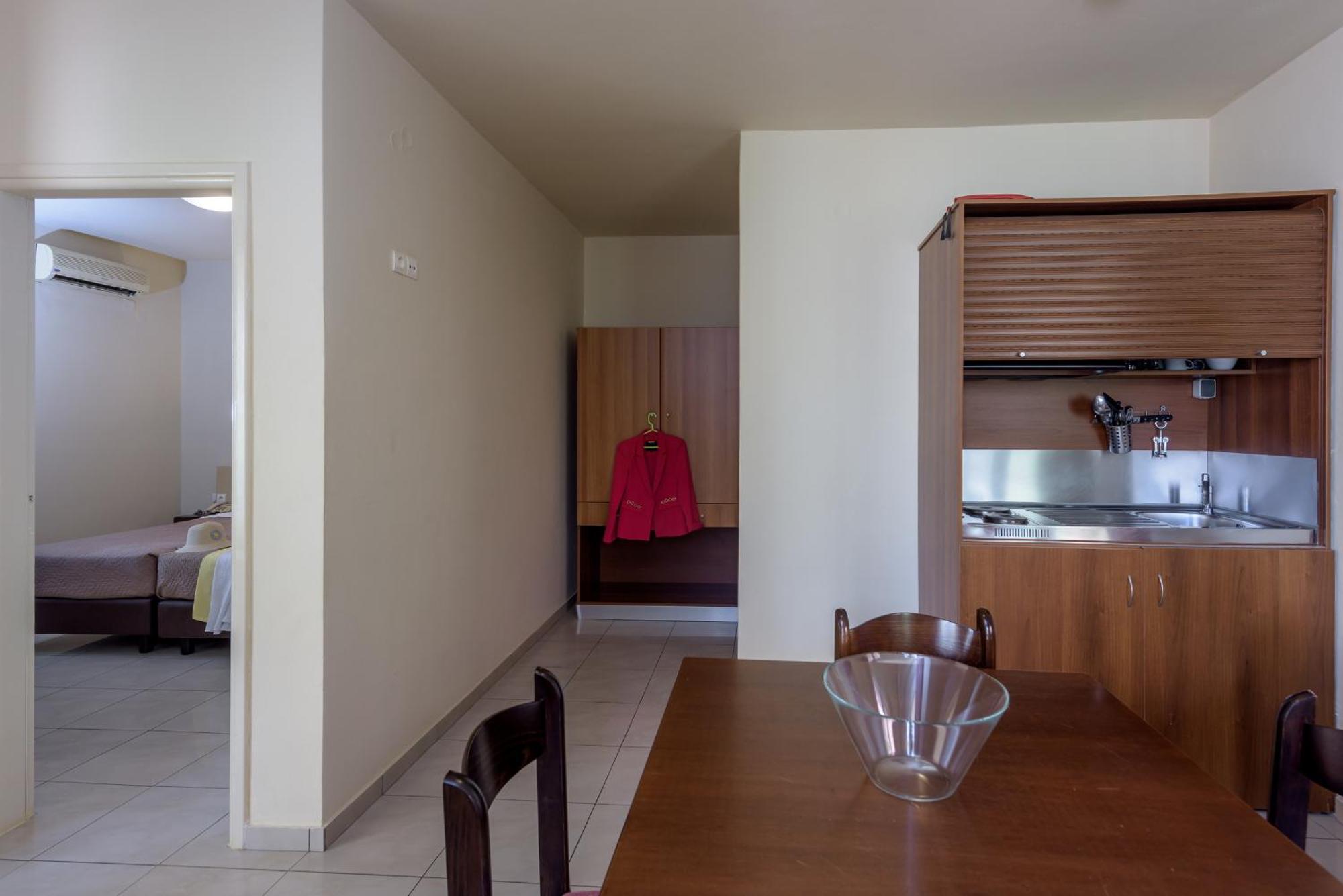 Eurohotel Theo Hotel Agia Marina (Crete)