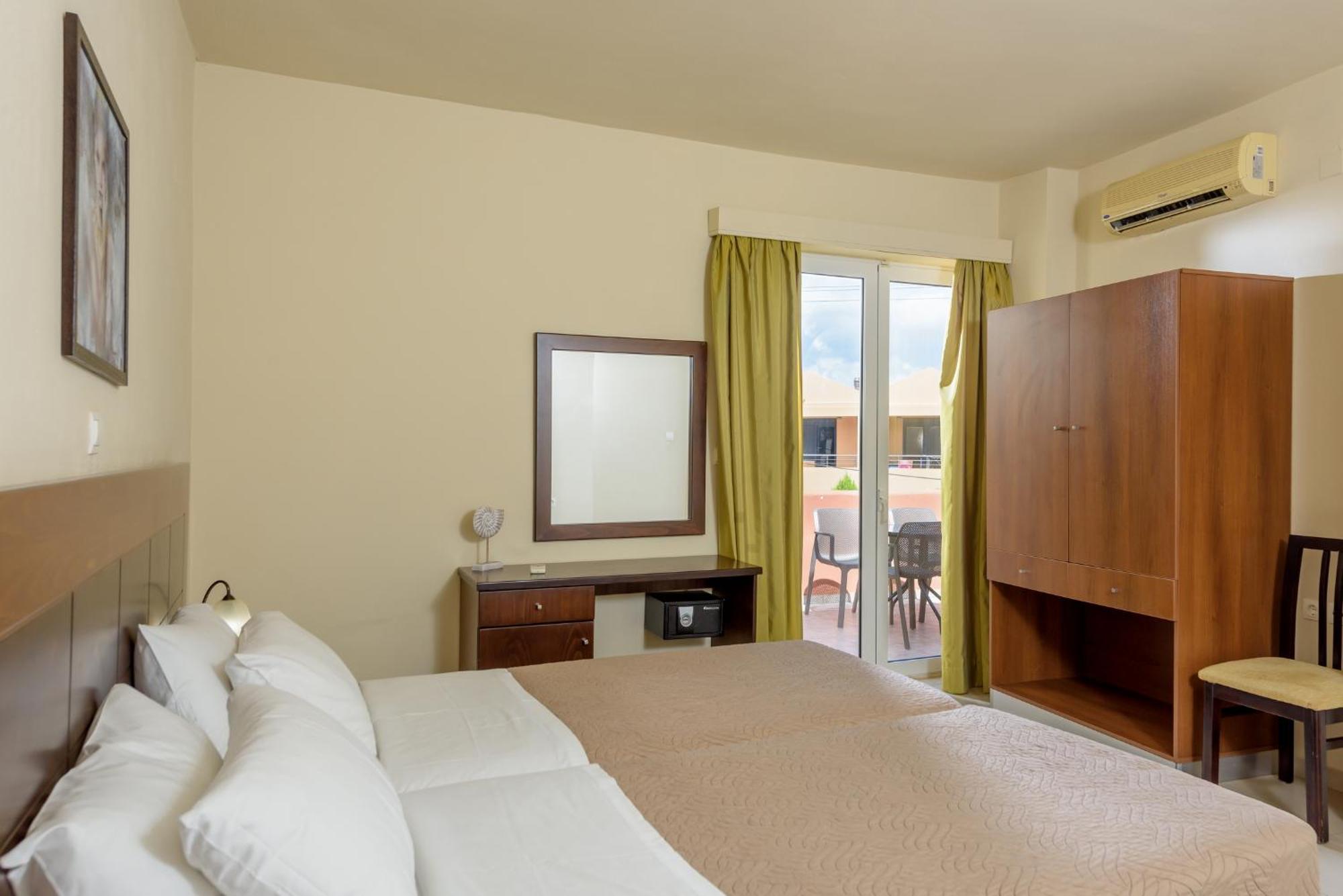 Eurohotel Theo 4* Agia Marina (Crete)