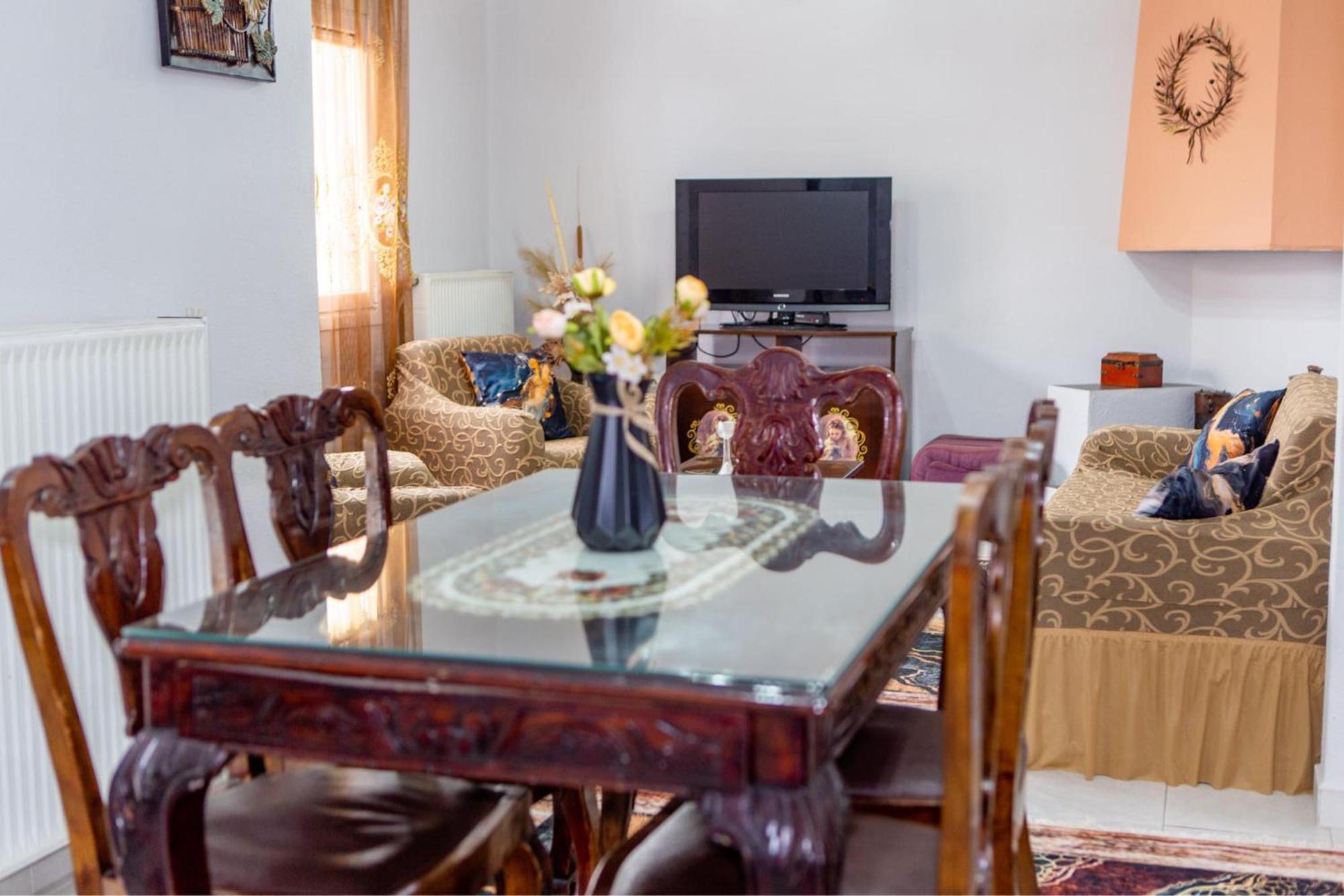 Titika House *