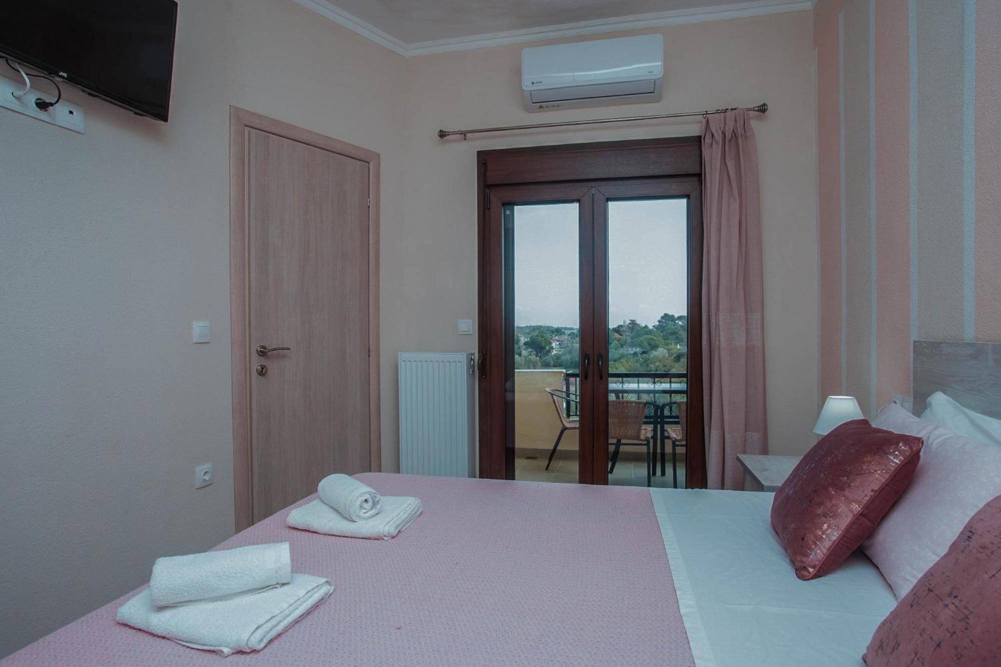Apartment House Christina Vourvourou