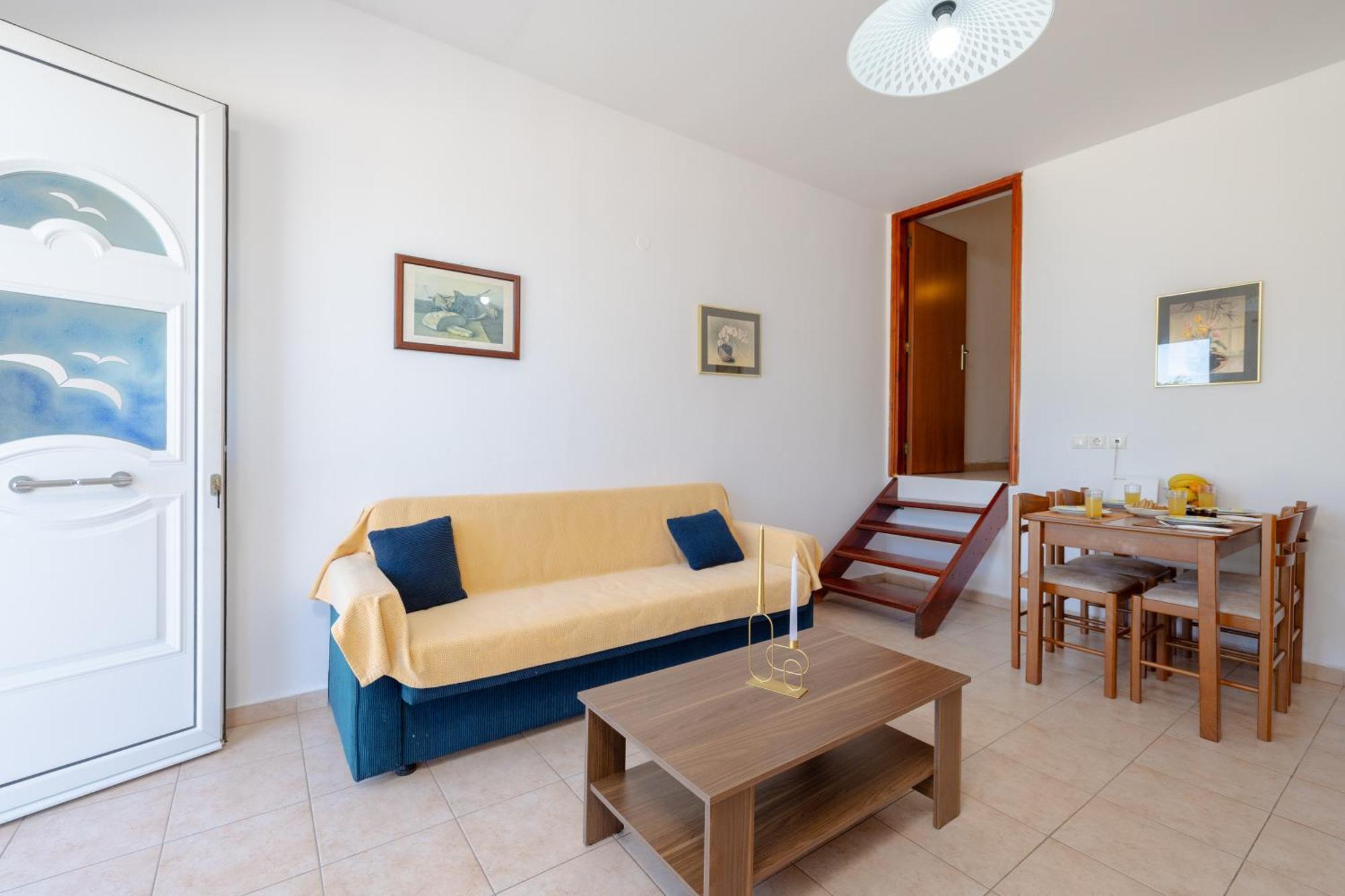 Apartment Albatros Stegna
