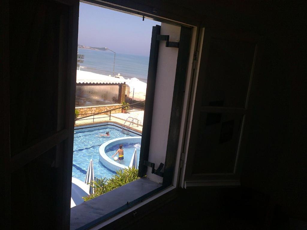 Aparthotel Front Salvanos