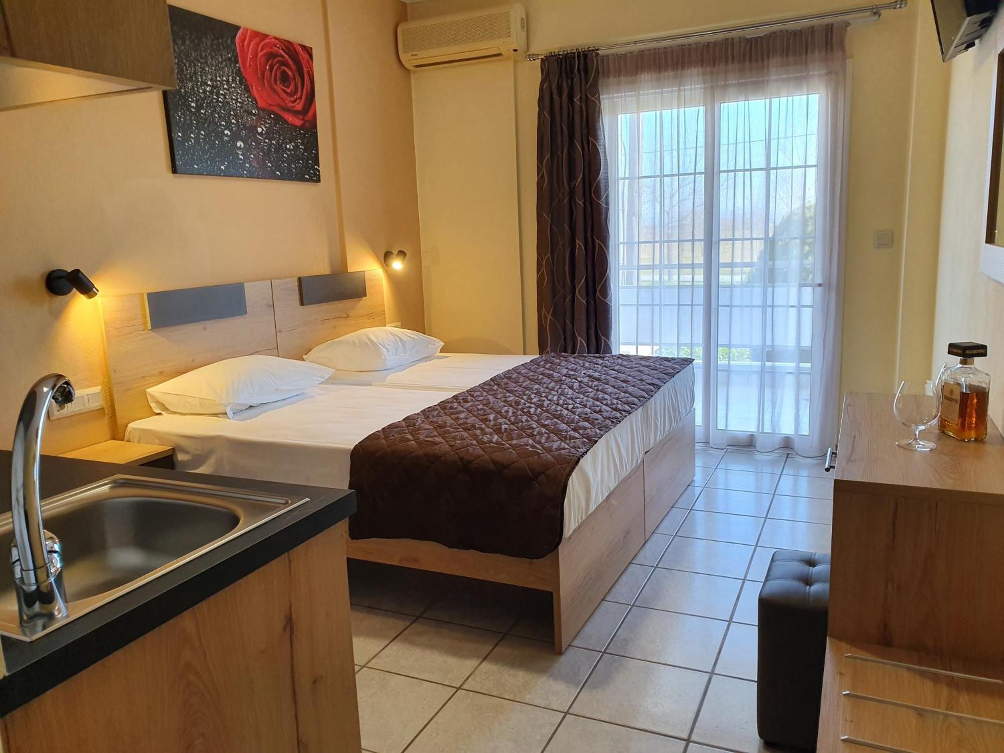 Calypso Aparthotel *