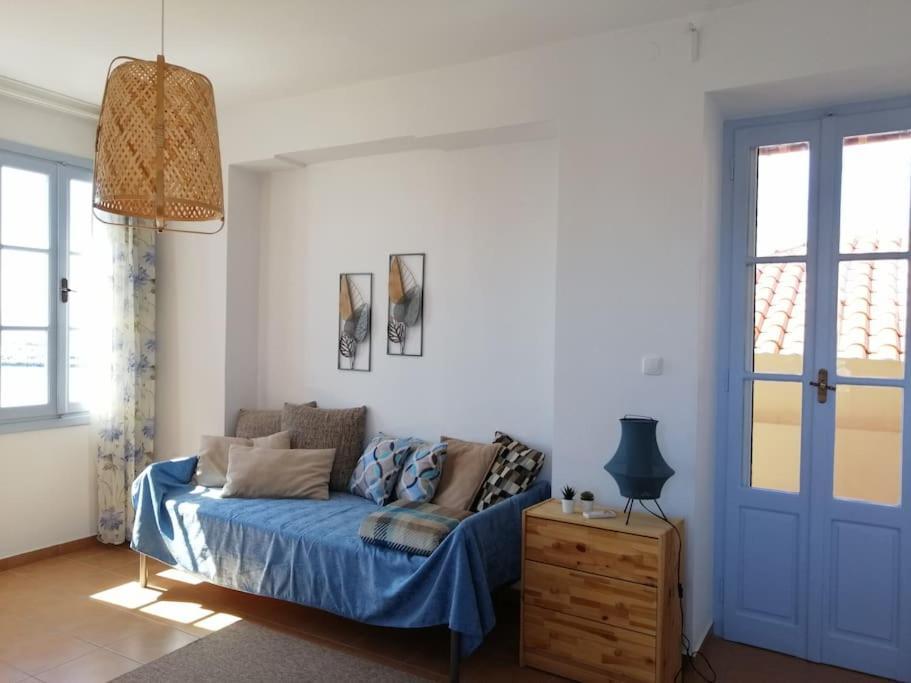 Port 2-διαμέρισμα στο λιμάνι της αίγινας 2 Apartment *