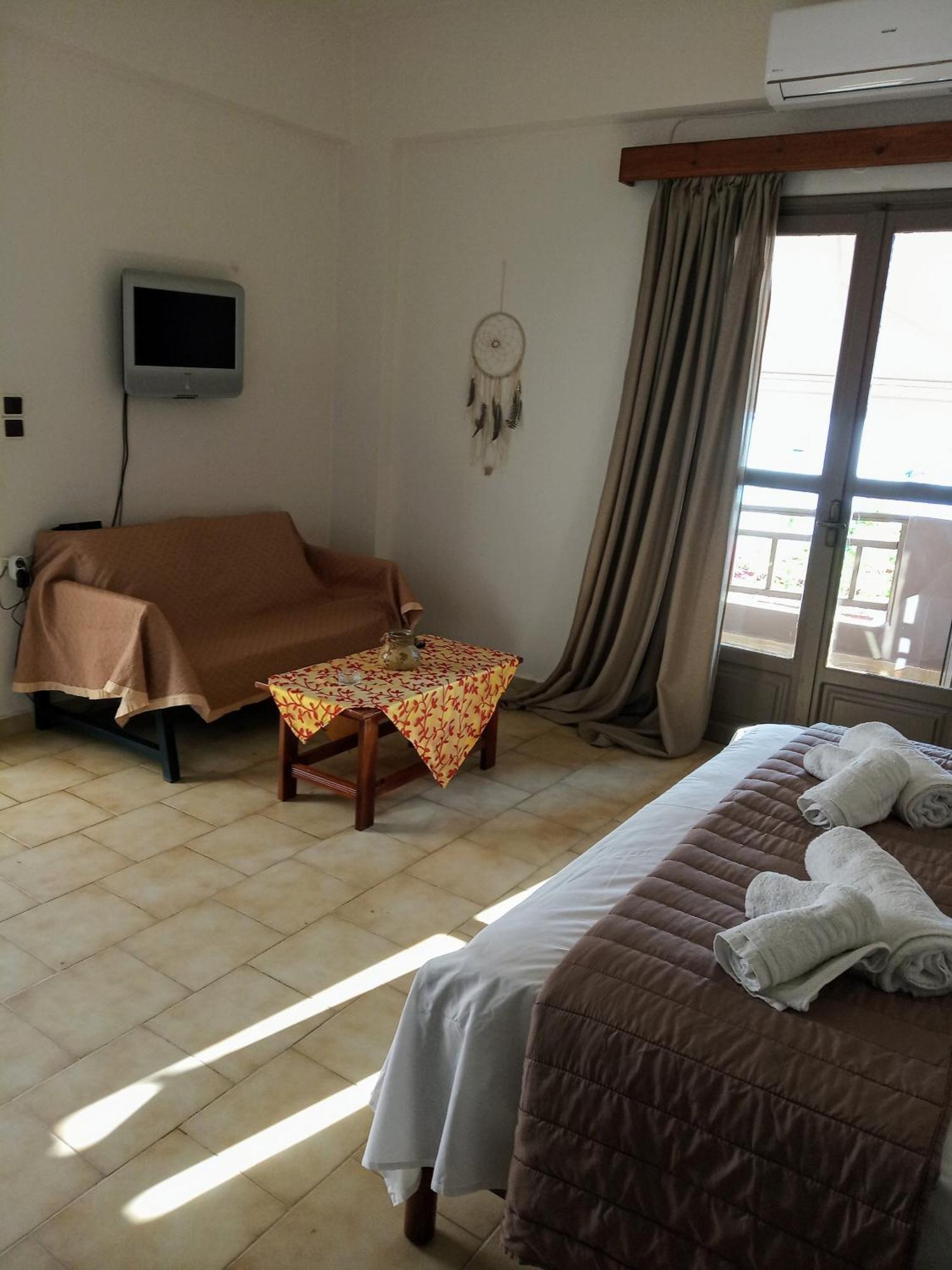 Buganvilla Sea View Apts * Agia Pelagia (Crete)