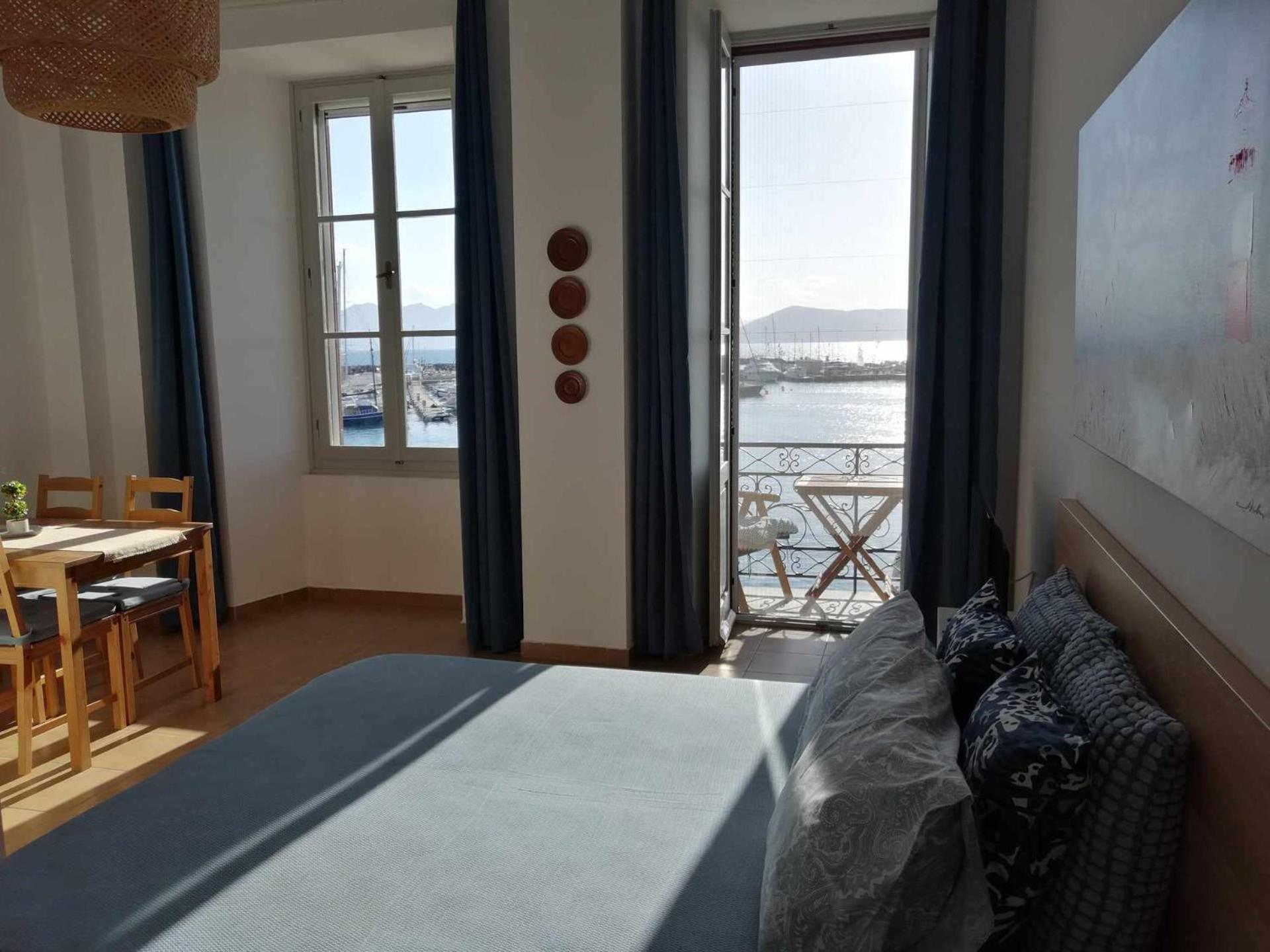 Port 3 *